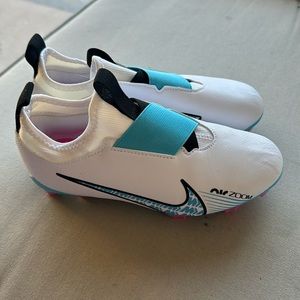 Brand new Never Worn NIKE air Zoom mercurial